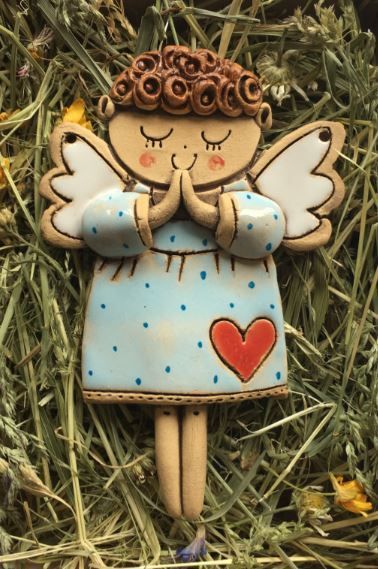 You are currently viewing Świąteczne anioły – ceramika dla dzieci